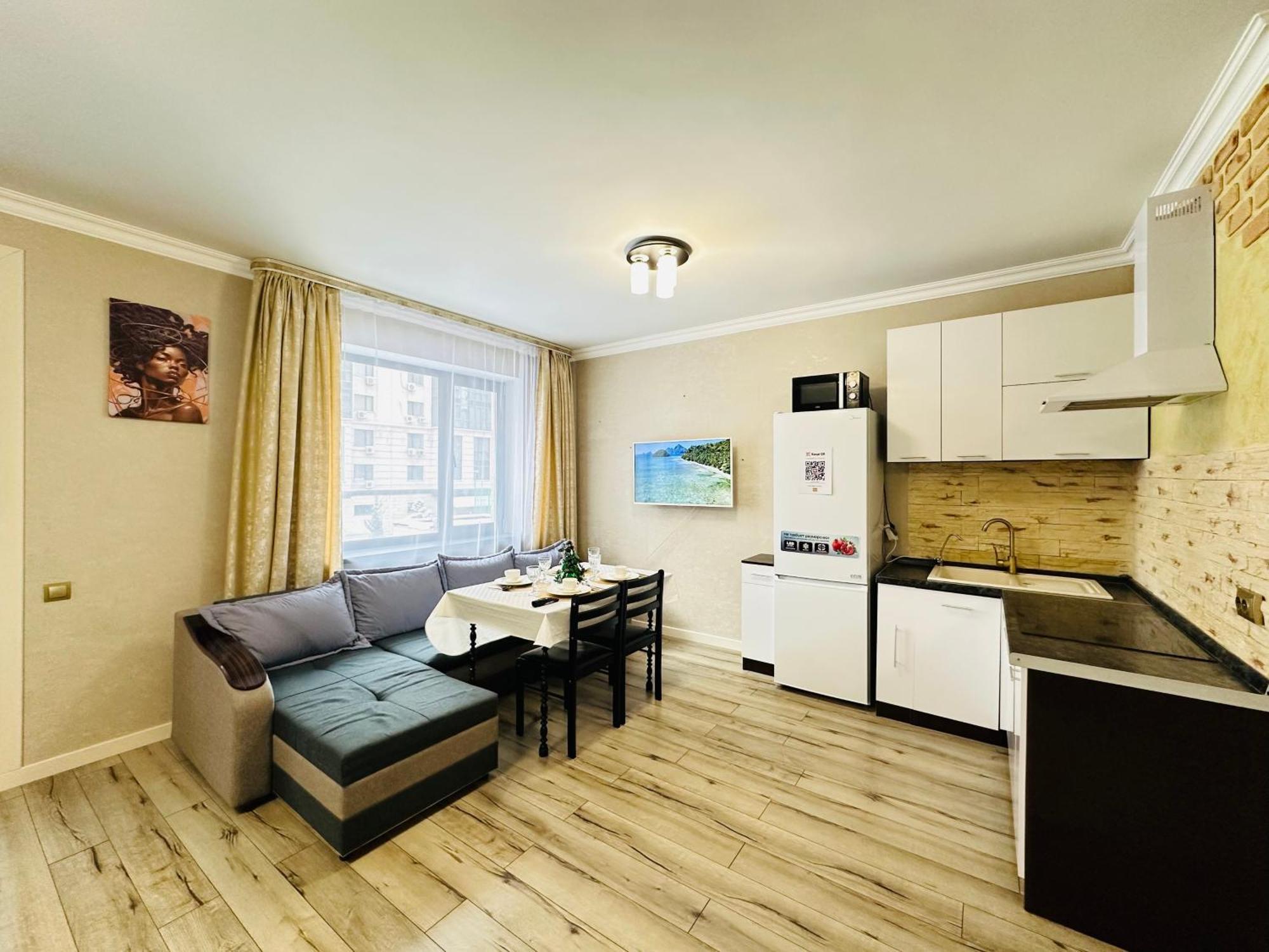 Vostochnyi Park Apartament In The Center Of Almaty Apartment Exterior foto