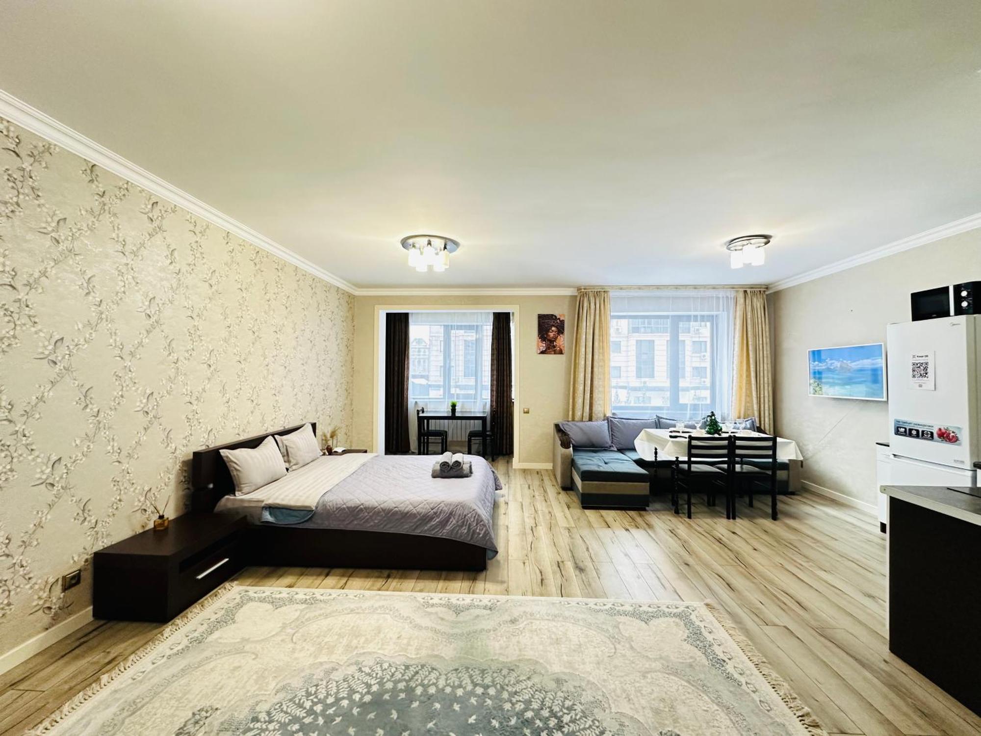 Vostochnyi Park Apartament In The Center Of Almaty Apartment Exterior foto