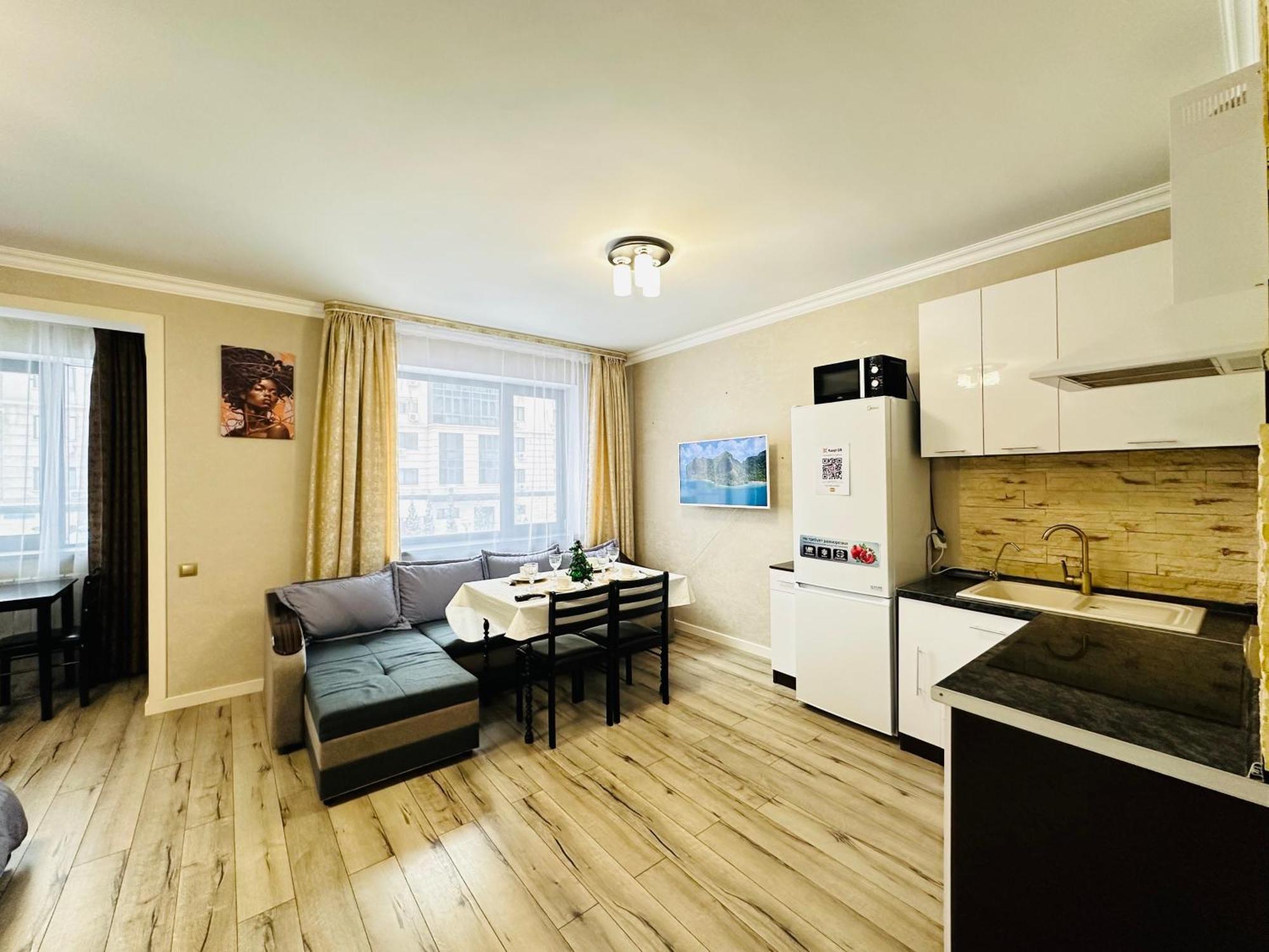 Vostochnyi Park Apartament In The Center Of Almaty Apartment Exterior foto