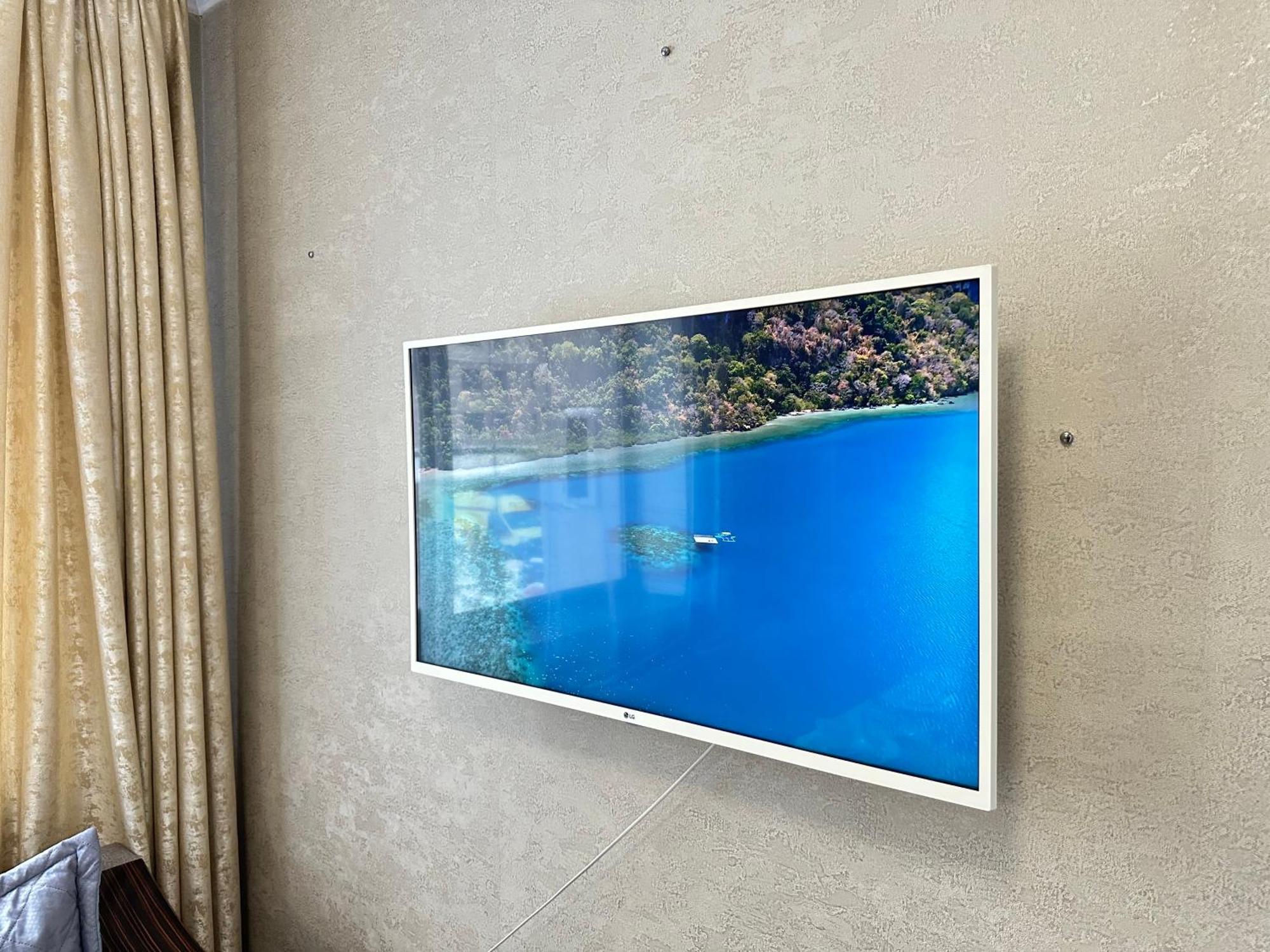 Vostochnyi Park Apartament In The Center Of Almaty Apartment Exterior foto