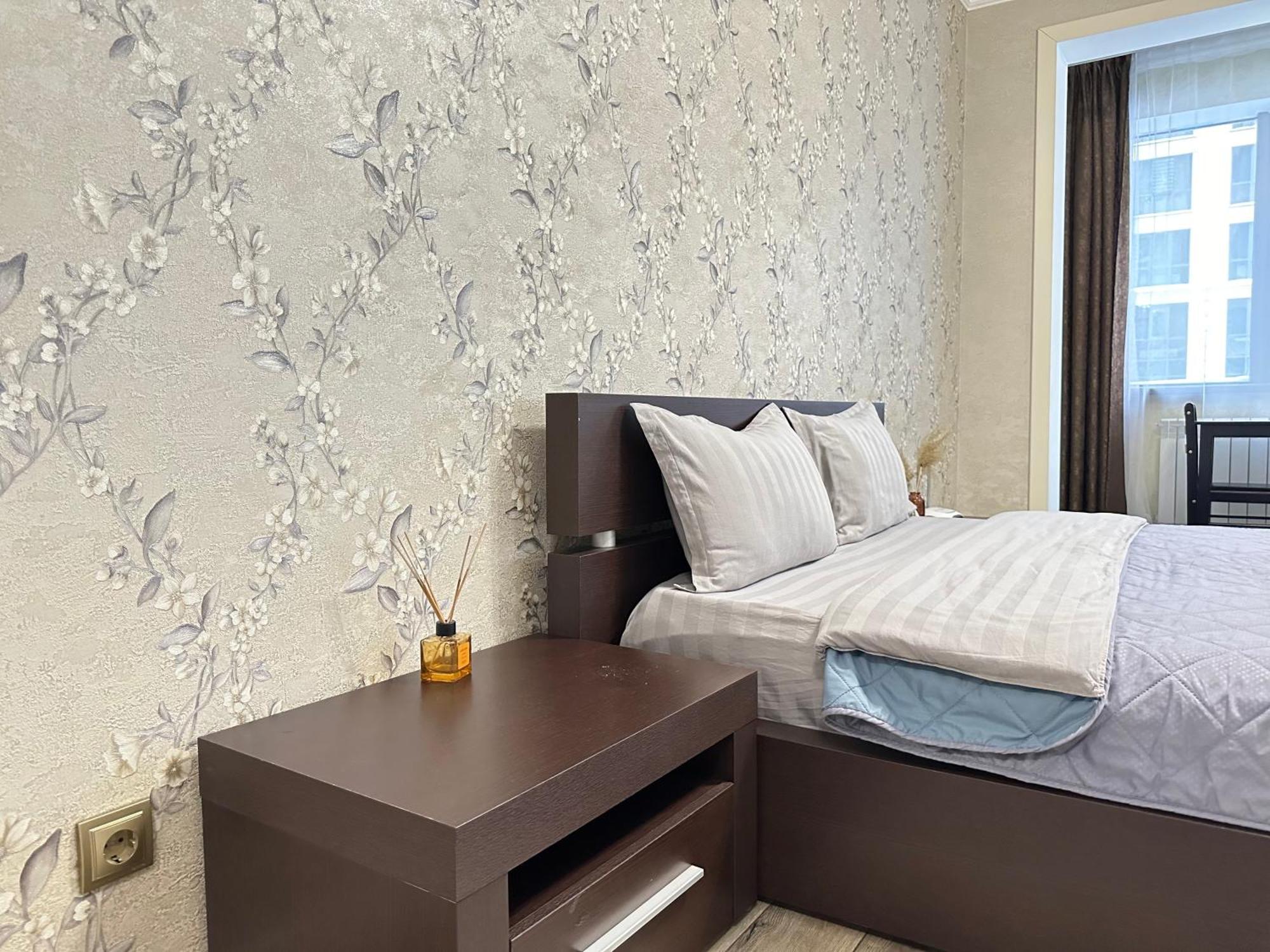 Vostochnyi Park Apartament In The Center Of Almaty Apartment Exterior foto