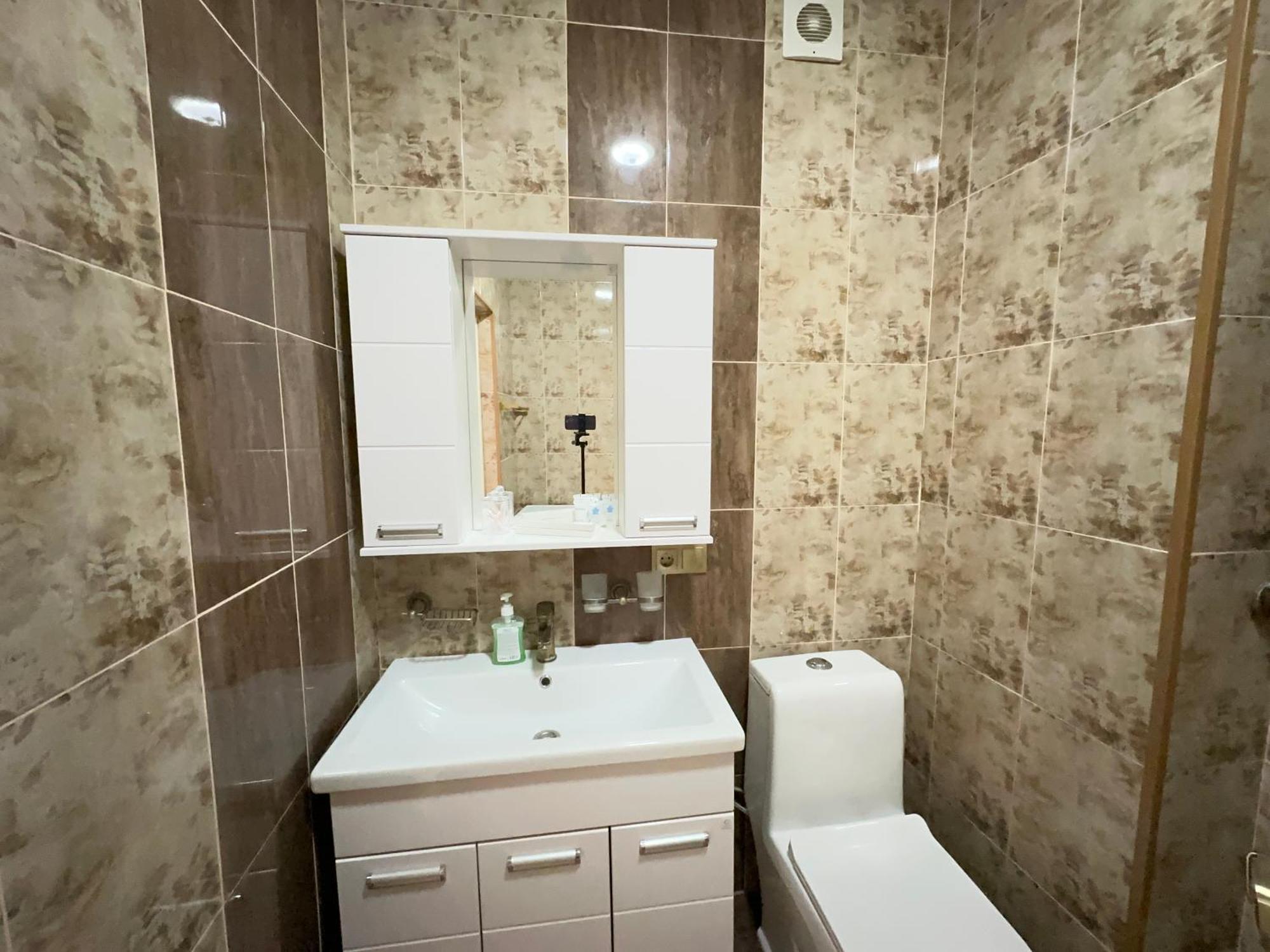 Vostochnyi Park Apartament In The Center Of Almaty Apartment Exterior foto